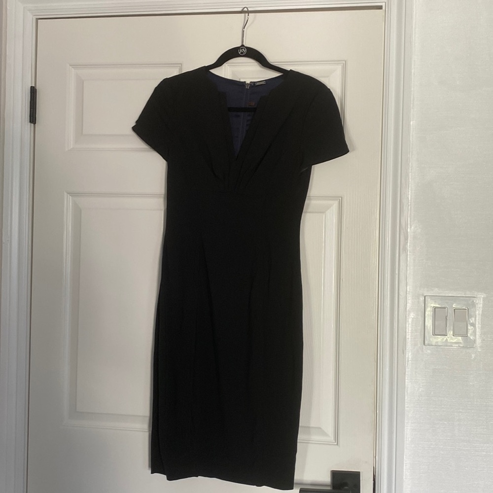 Elie Tahari black short sleeve work dress